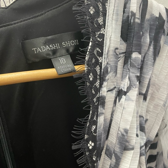 Black & White Floral Chiffon and Lace Dress - Picture 4 of 4